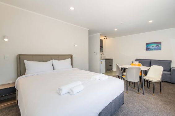 1-Bedroom Spa Suite